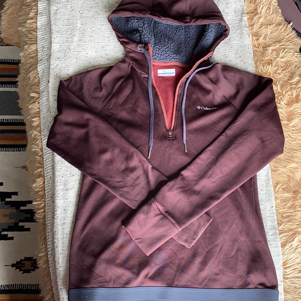 Columbia long sleeve half zip up sweater.